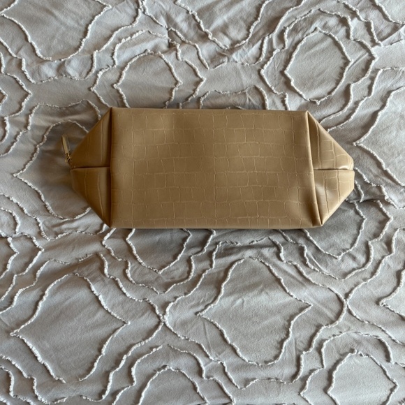 NIB/NWT Ulta Faux Crocodile Leather Makeup Bag - Picture 3 of 6